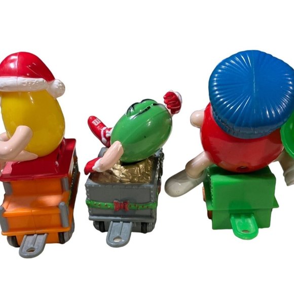 M&Ms Mini Plastic Christmas Train Set of Three - Picture 6 of 12